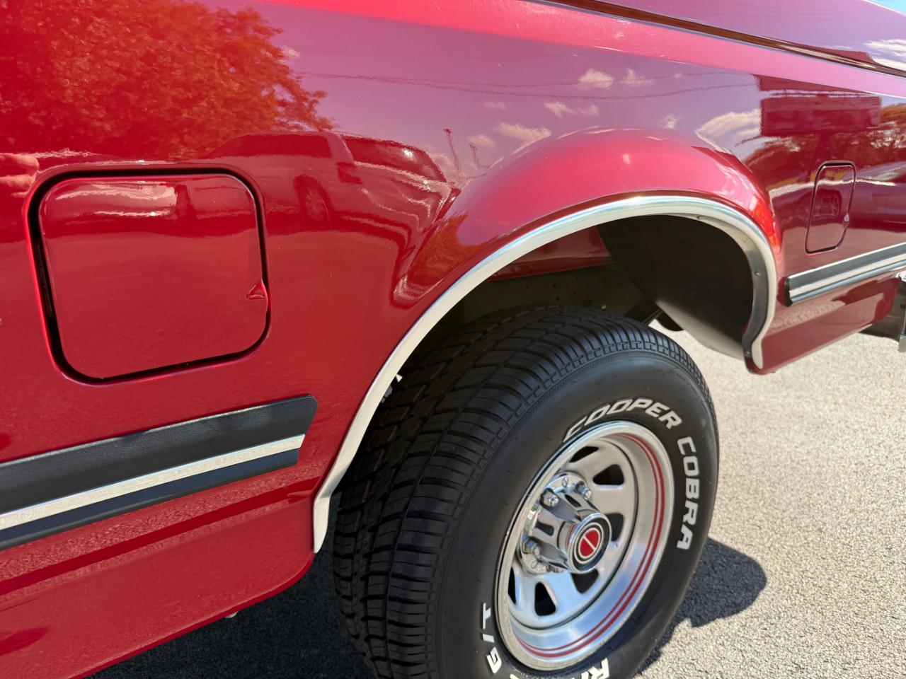 Ford F-150 Styleside "S" 117" WB 1990