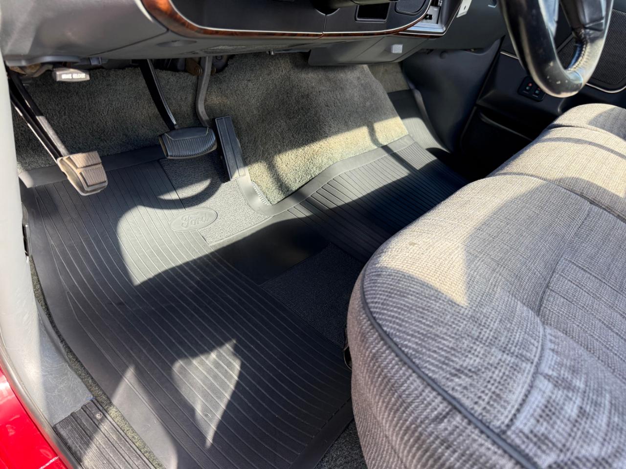 Ford F-150 Styleside "S" 117" WB 1990