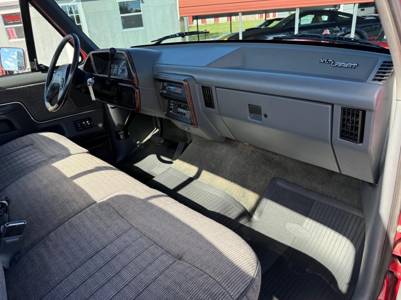 Ford F-150 Styleside "S" 117" WB 1990