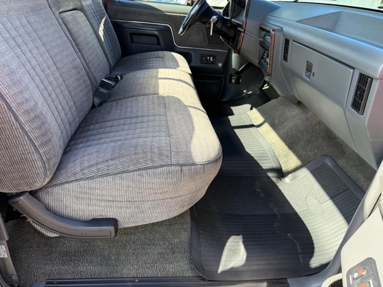 Ford F-150 Styleside "S" 117" WB 1990
