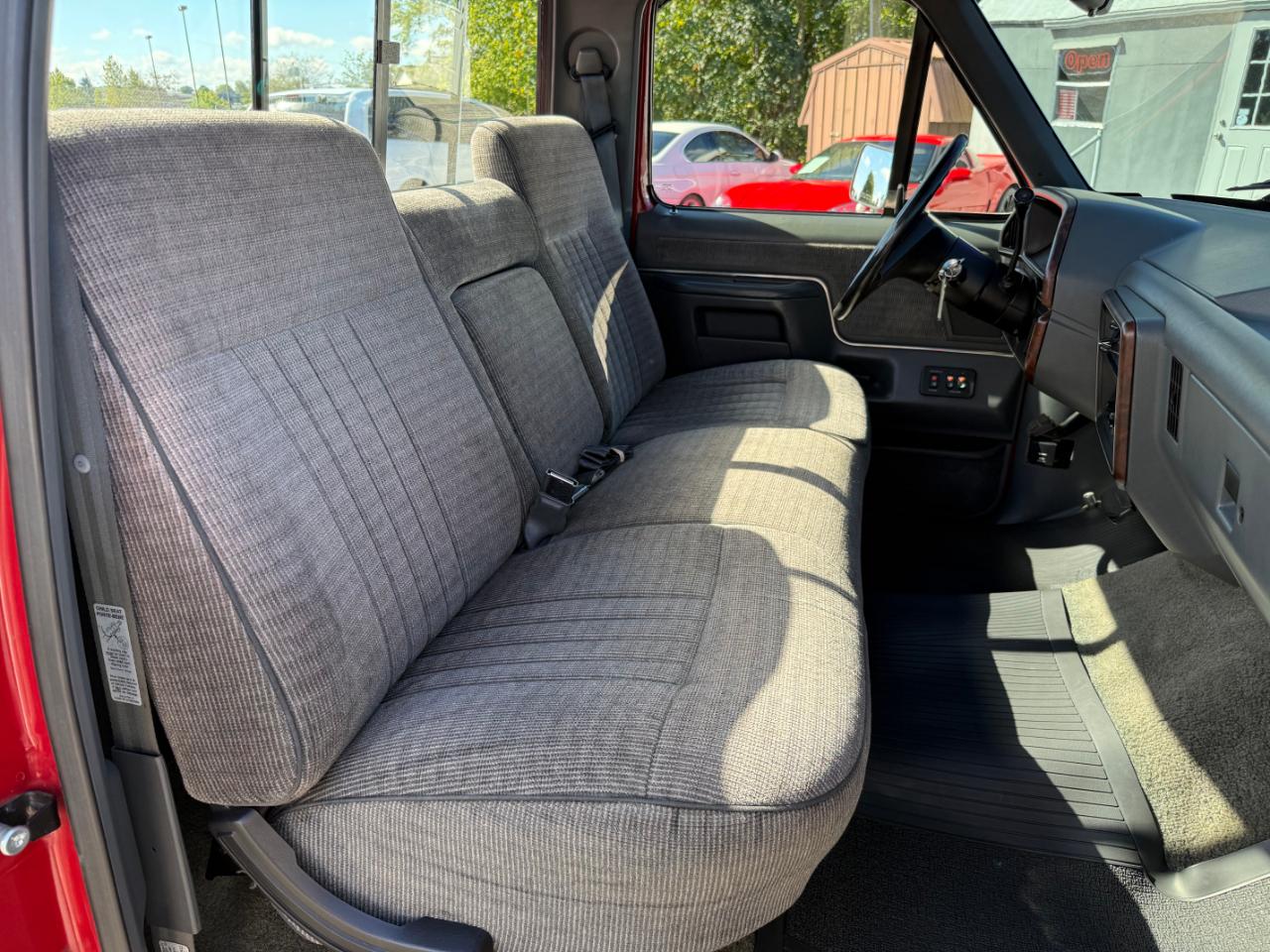 Ford F-150 Styleside "S" 117" WB 1990