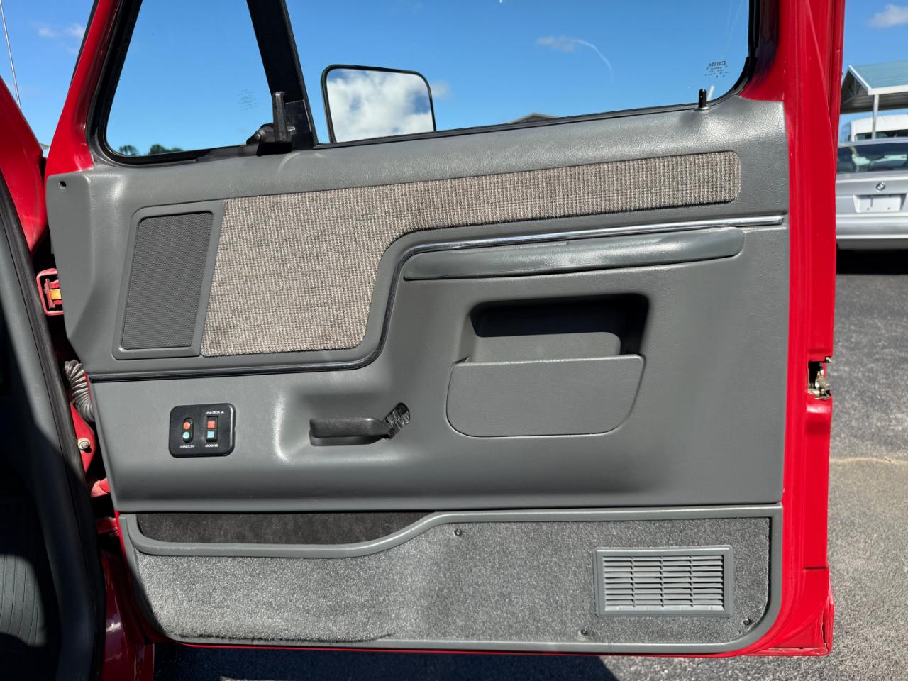 Ford F-150 Styleside "S" 117" WB 1990