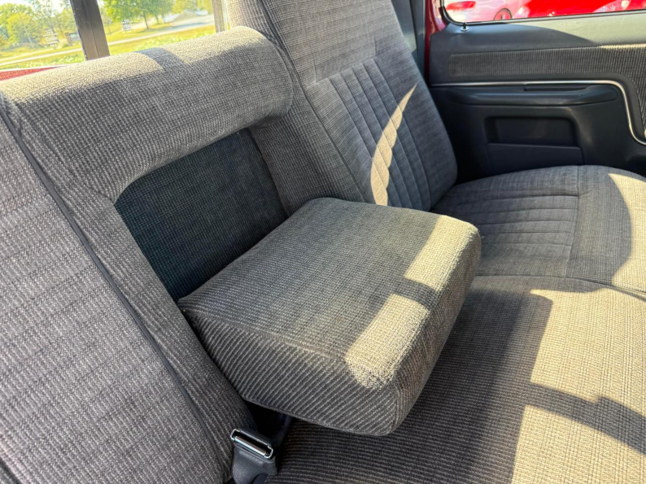Ford F-150 Styleside "S" 117" WB 1990