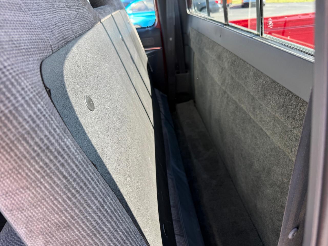 Ford F-150 Styleside "S" 117" WB 1990