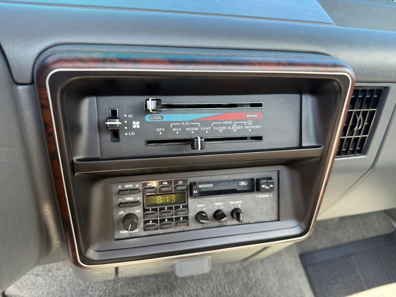 Ford F-150 Styleside "S" 117" WB 1990