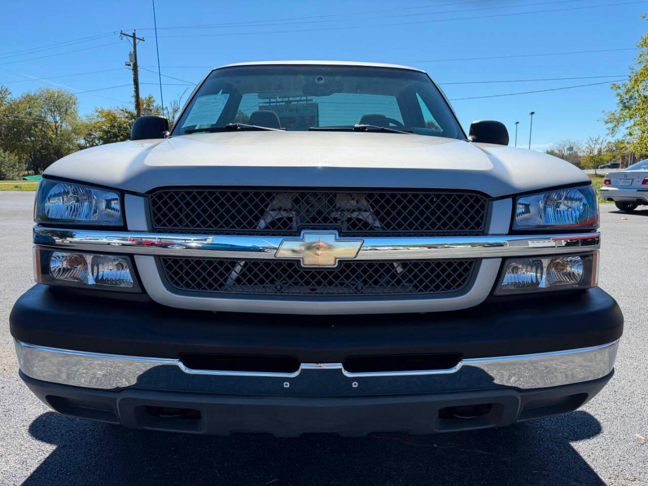 Chevrolet Silverado 1500 Reg Cab 119.0" WB LS 2005