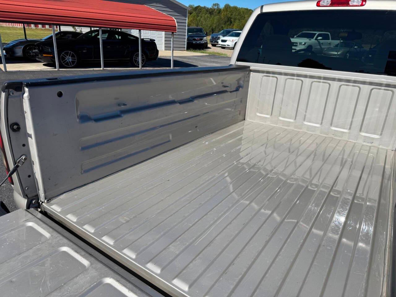 Chevrolet Silverado 1500 Reg Cab 119.0" WB LS 2005