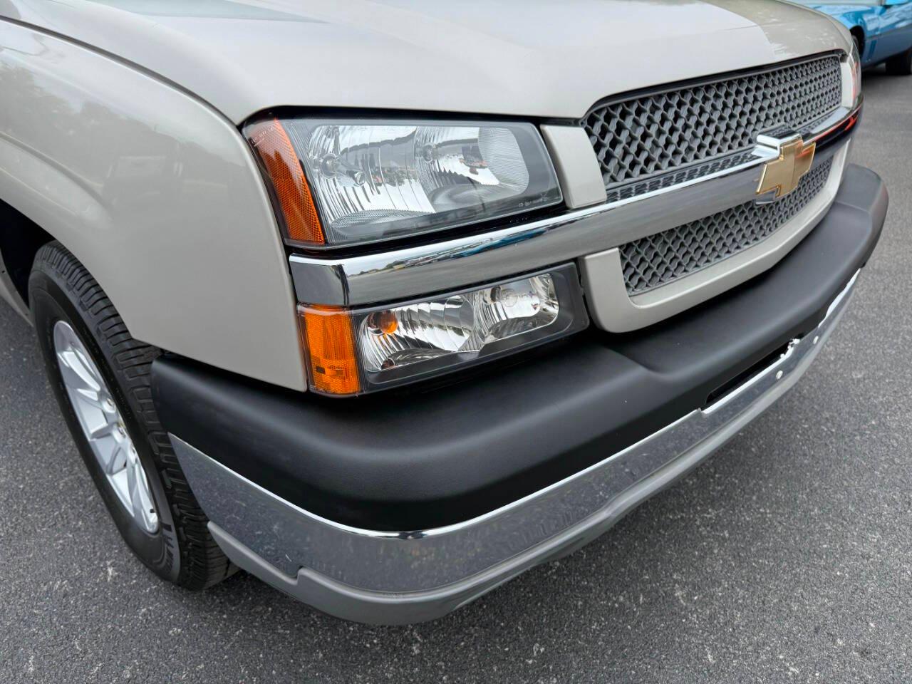 Chevrolet Silverado 1500 Reg Cab 119.0" WB LS 2005