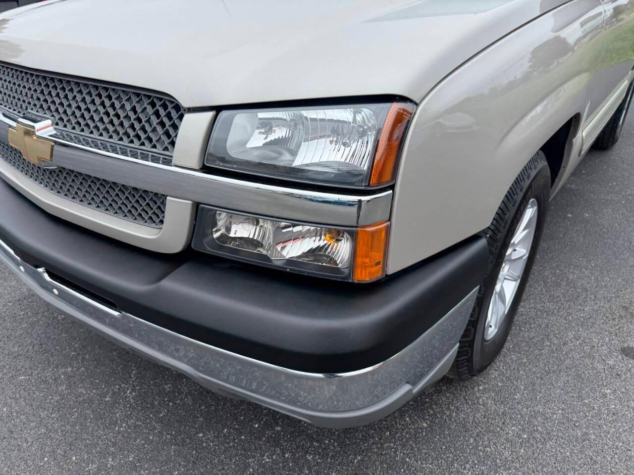 Chevrolet Silverado 1500 Reg Cab 119.0" WB LS 2005