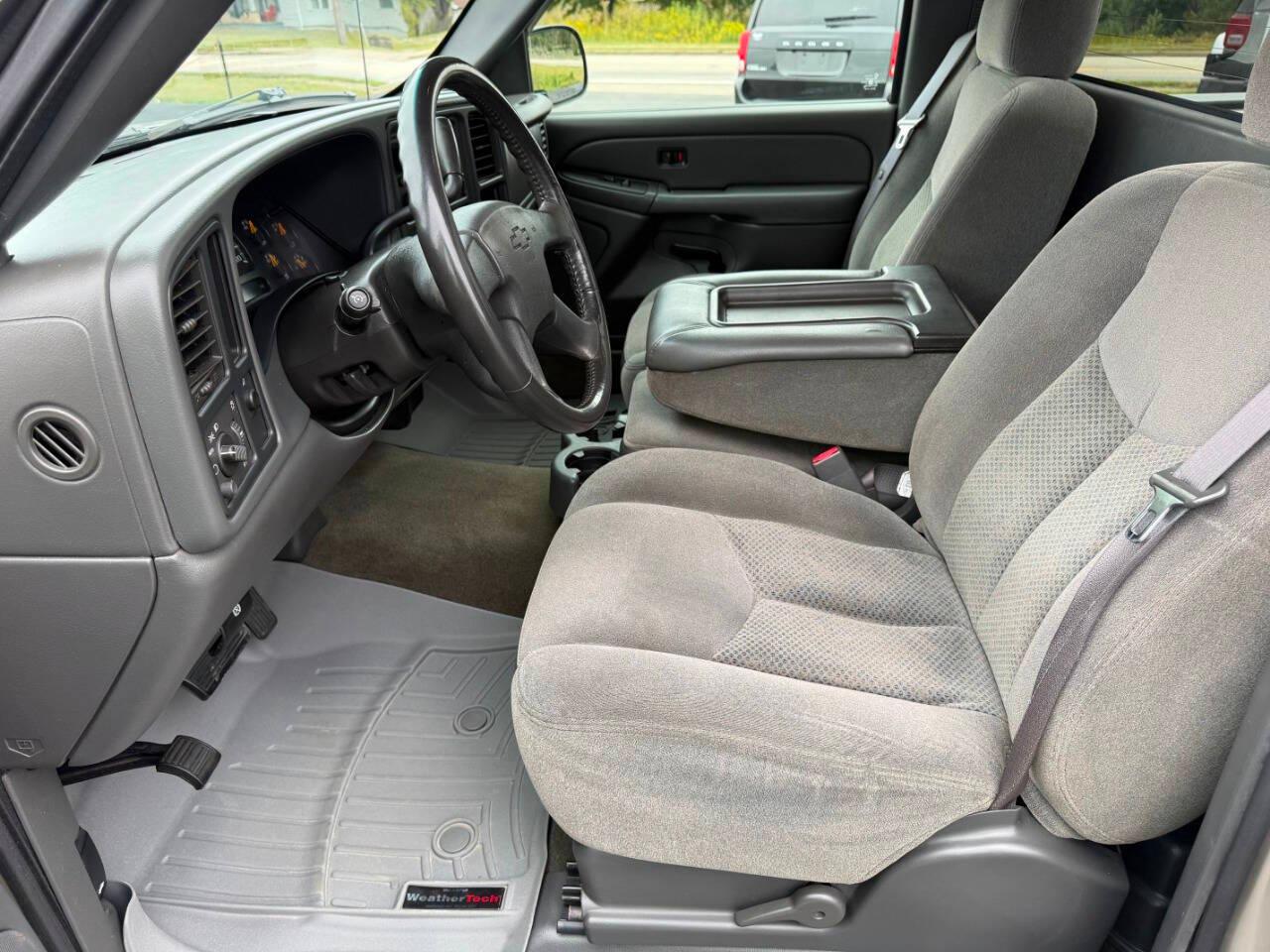 Chevrolet Silverado 1500 Reg Cab 119.0" WB LS 2005