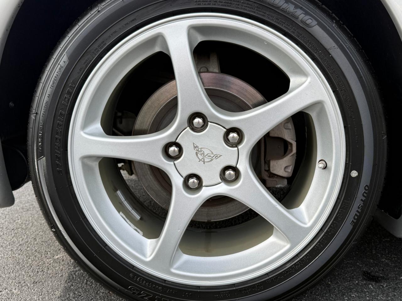 Chevrolet Corvette 2dr Cpe 2004