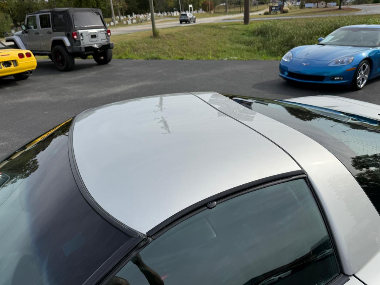 Chevrolet Corvette 2dr Cpe 2004
