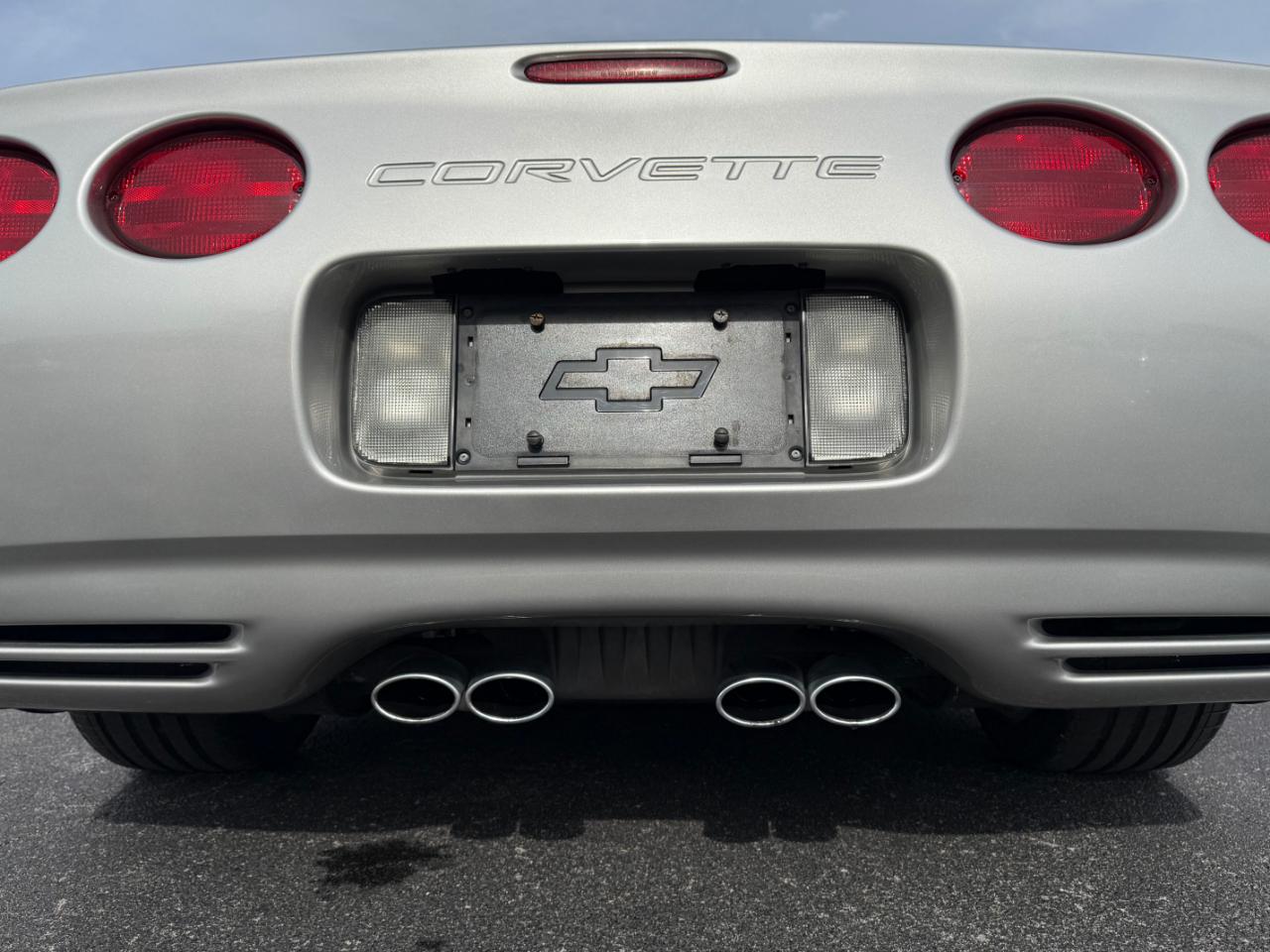 Chevrolet Corvette 2dr Cpe 2004