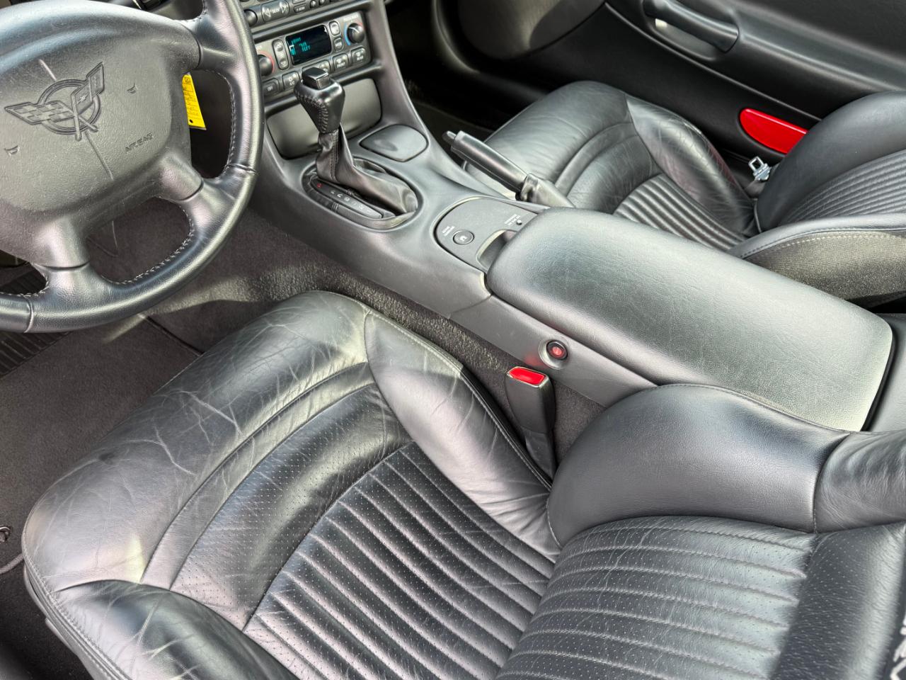 Chevrolet Corvette 2dr Cpe 2004