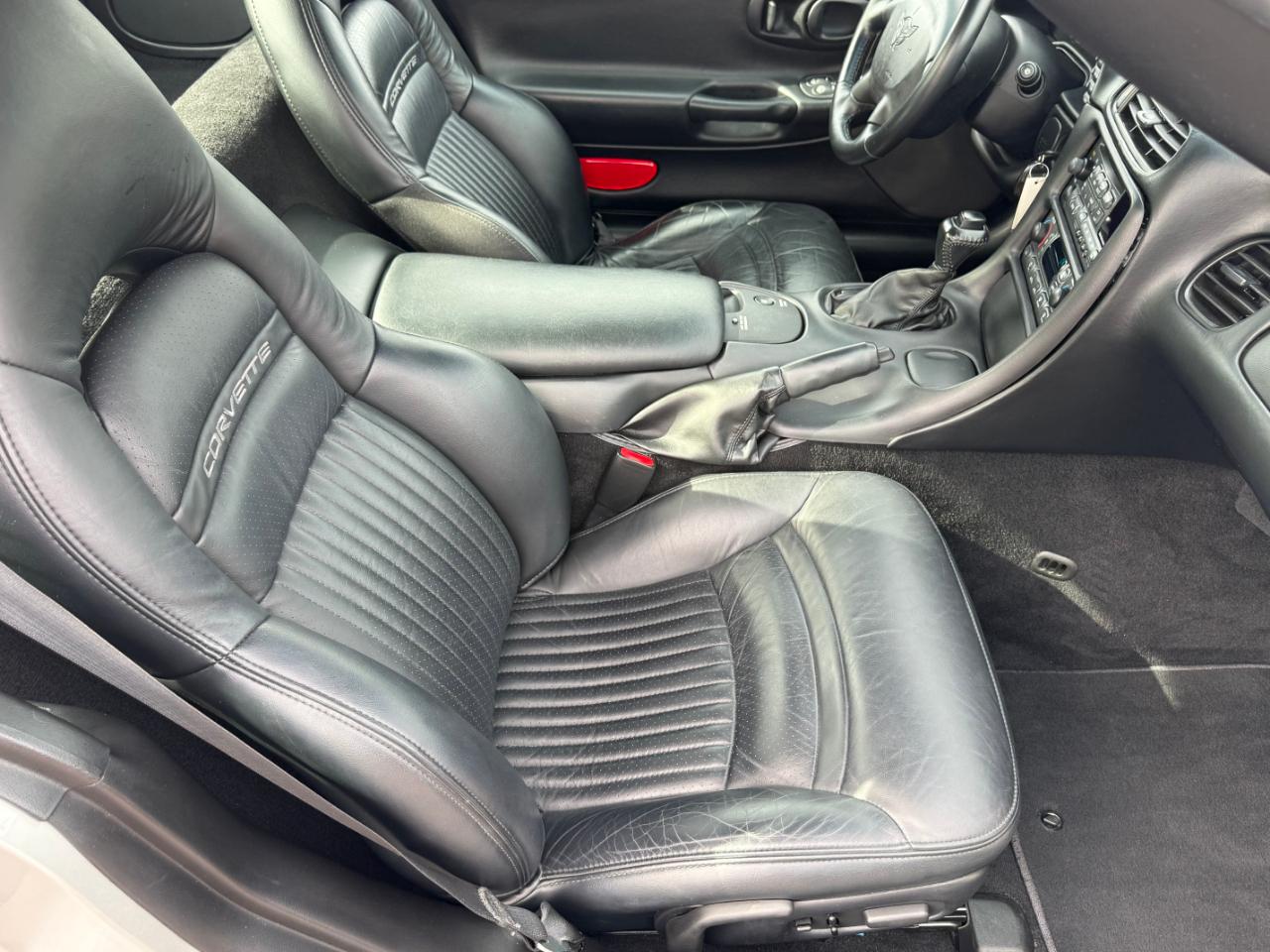 Chevrolet Corvette 2dr Cpe 2004