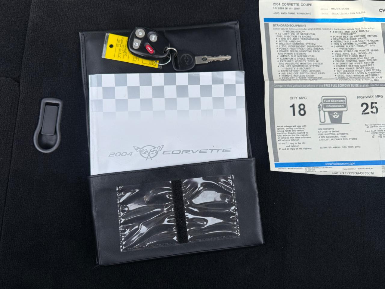 Chevrolet Corvette 2dr Cpe 2004