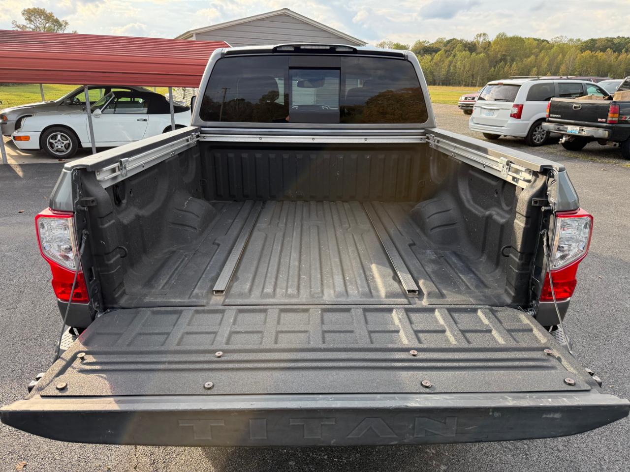 Nissan Titan 4x4 Crew Cab SV 2020