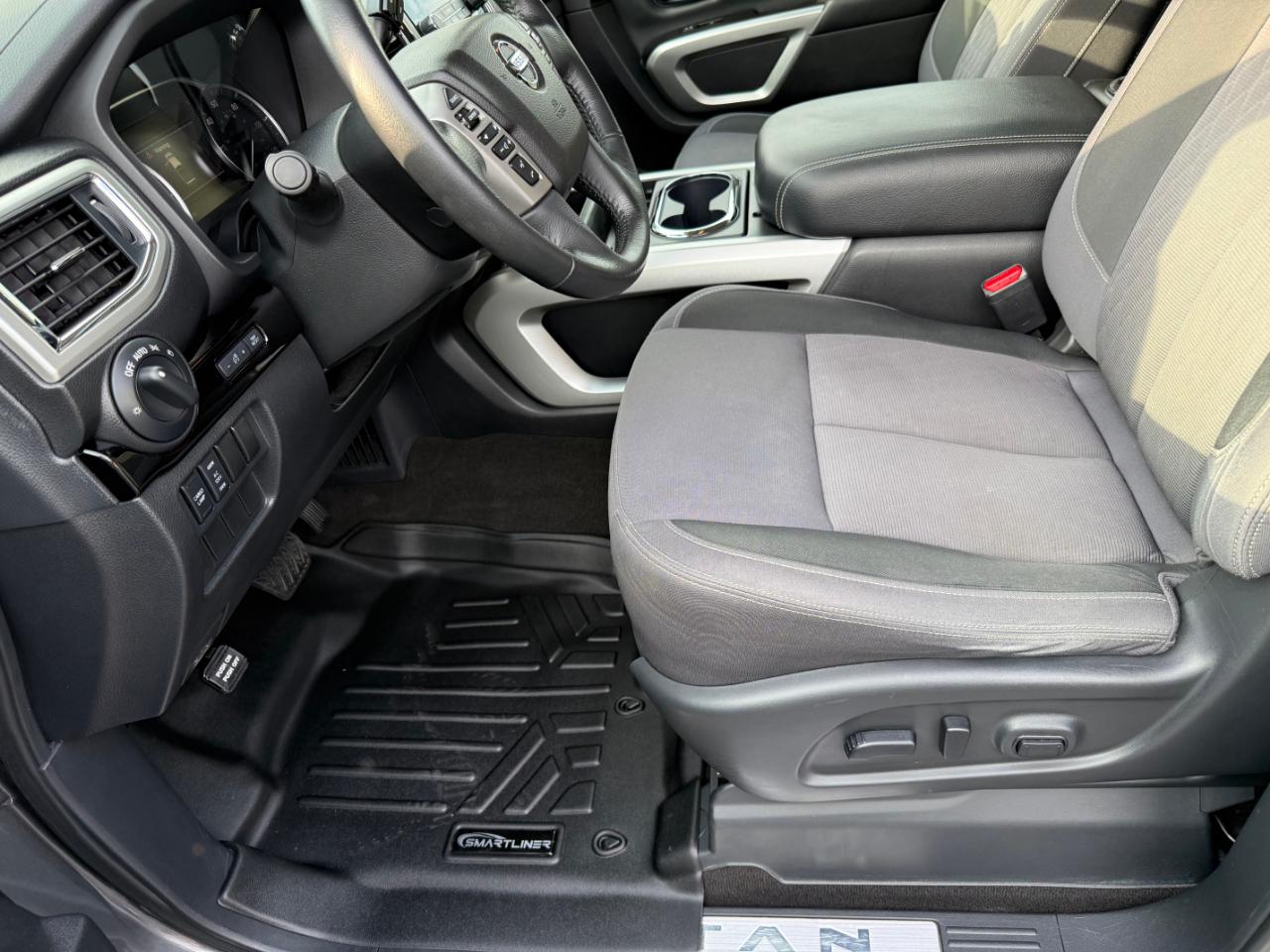 Nissan Titan 4x4 Crew Cab SV 2020