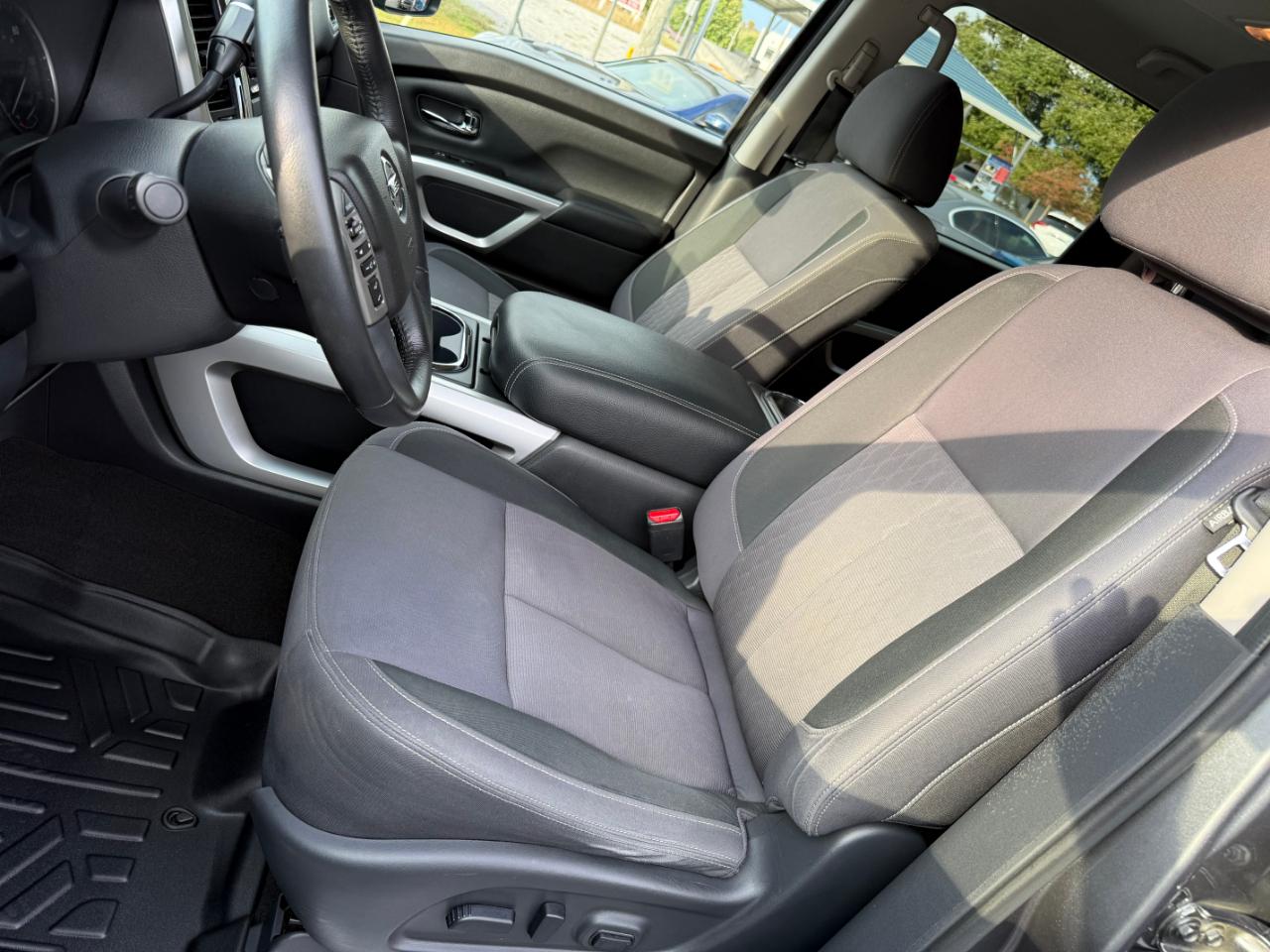 Nissan Titan 4x4 Crew Cab SV 2020