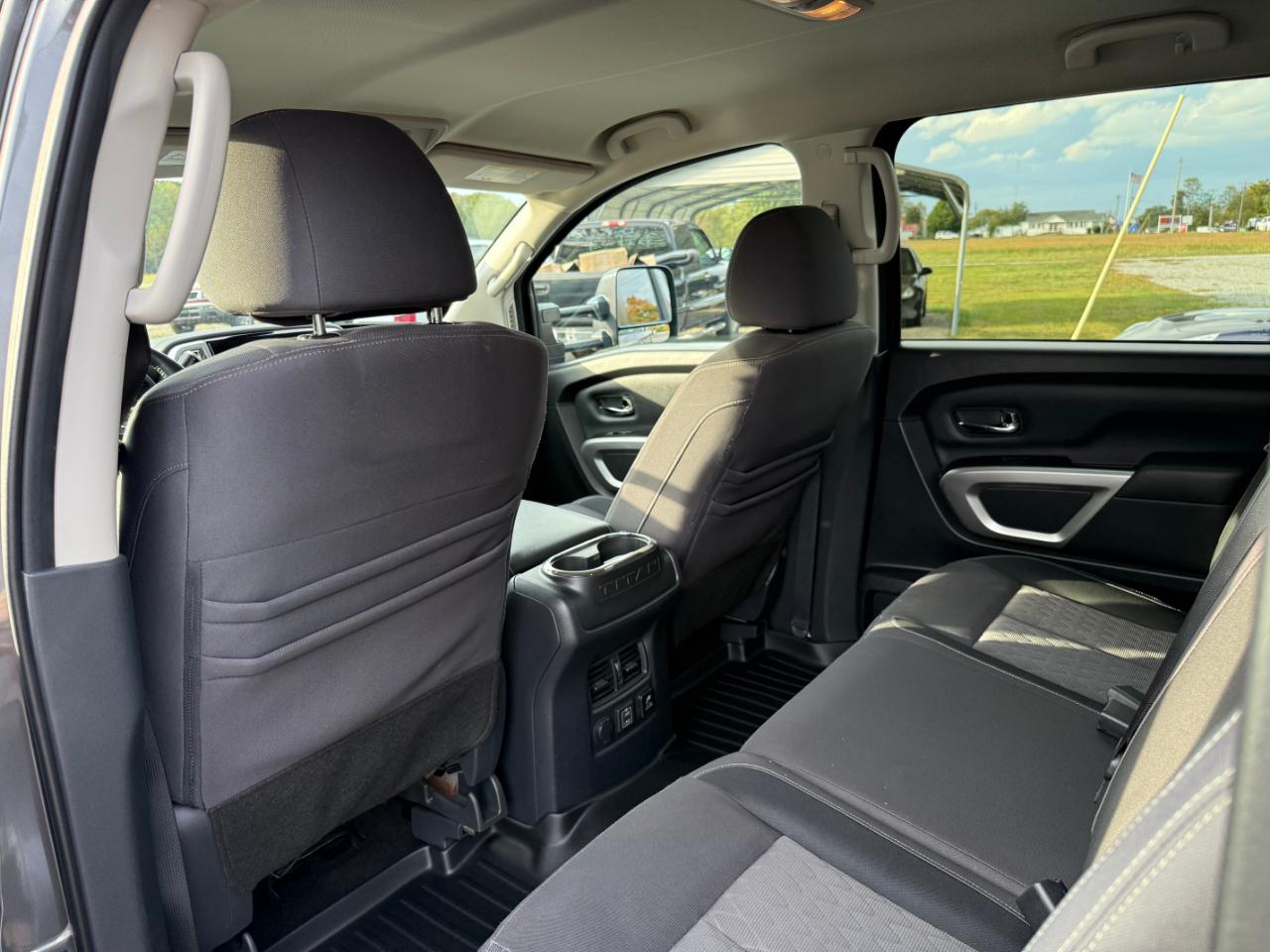 Nissan Titan 4x4 Crew Cab SV 2020