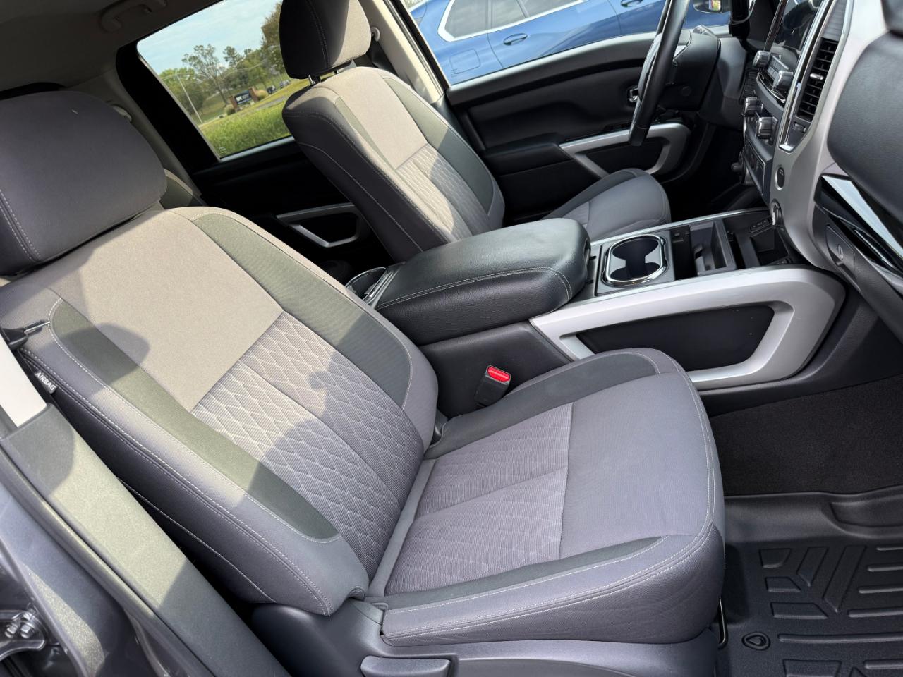 Nissan Titan 4x4 Crew Cab SV 2020
