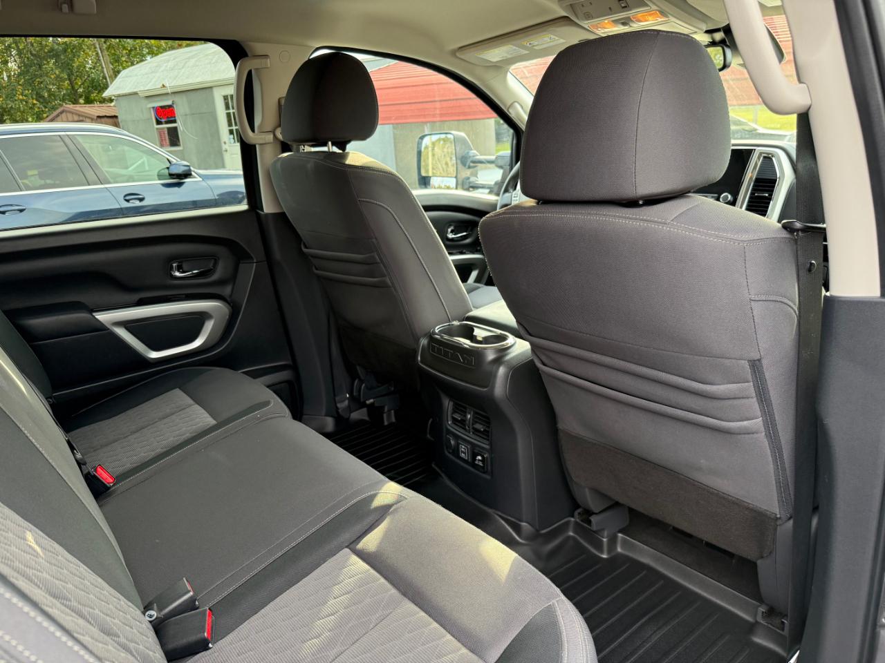 Nissan Titan 4x4 Crew Cab SV 2020