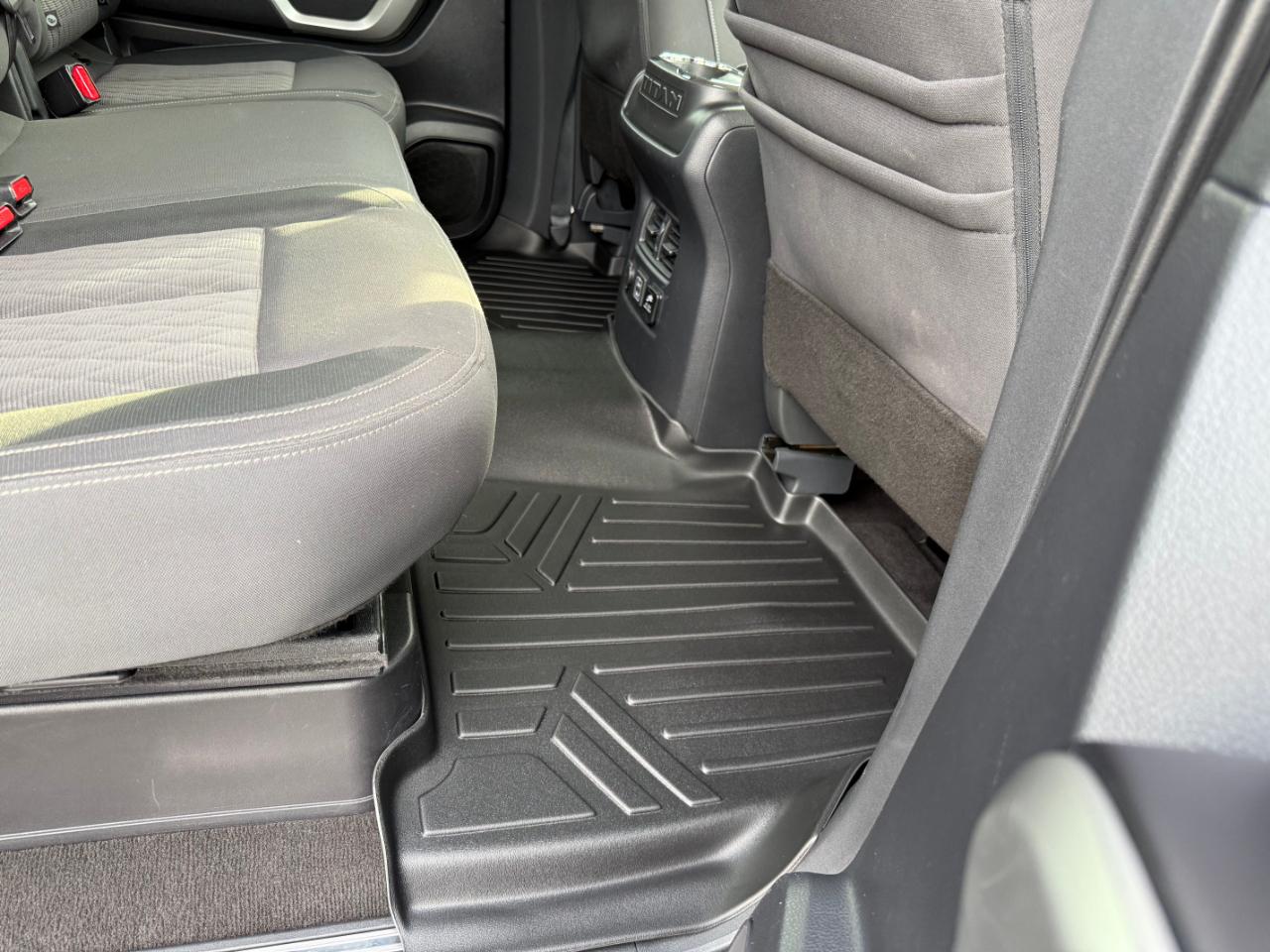 Nissan Titan 4x4 Crew Cab SV 2020