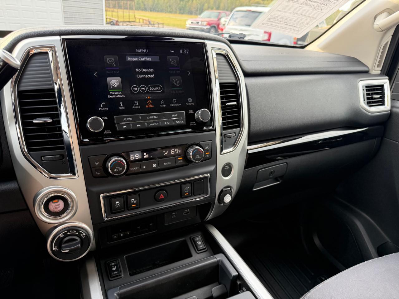Nissan Titan 4x4 Crew Cab SV 2020