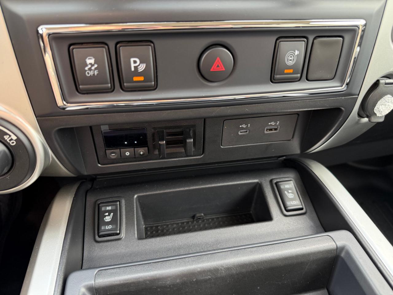 Nissan Titan 4x4 Crew Cab SV 2020