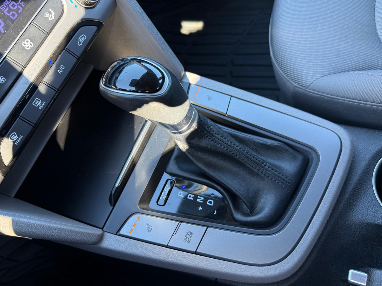 Hyundai Elantra Value Edition 2.0L Auto (Alabama) 2018