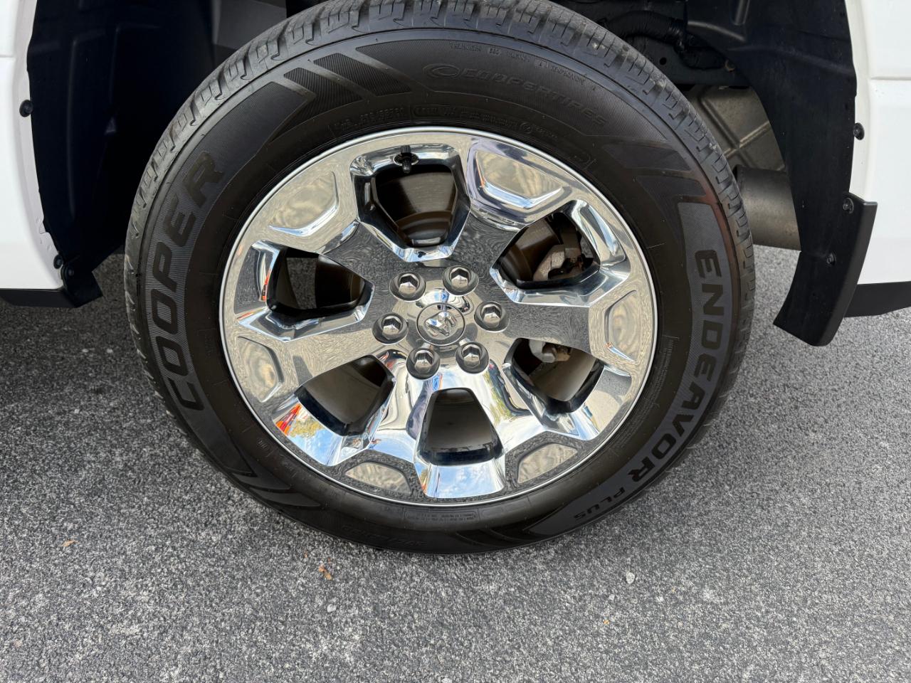 RAM 1500 Big Horn 4x4 Crew Cab 5'7" Box 2021