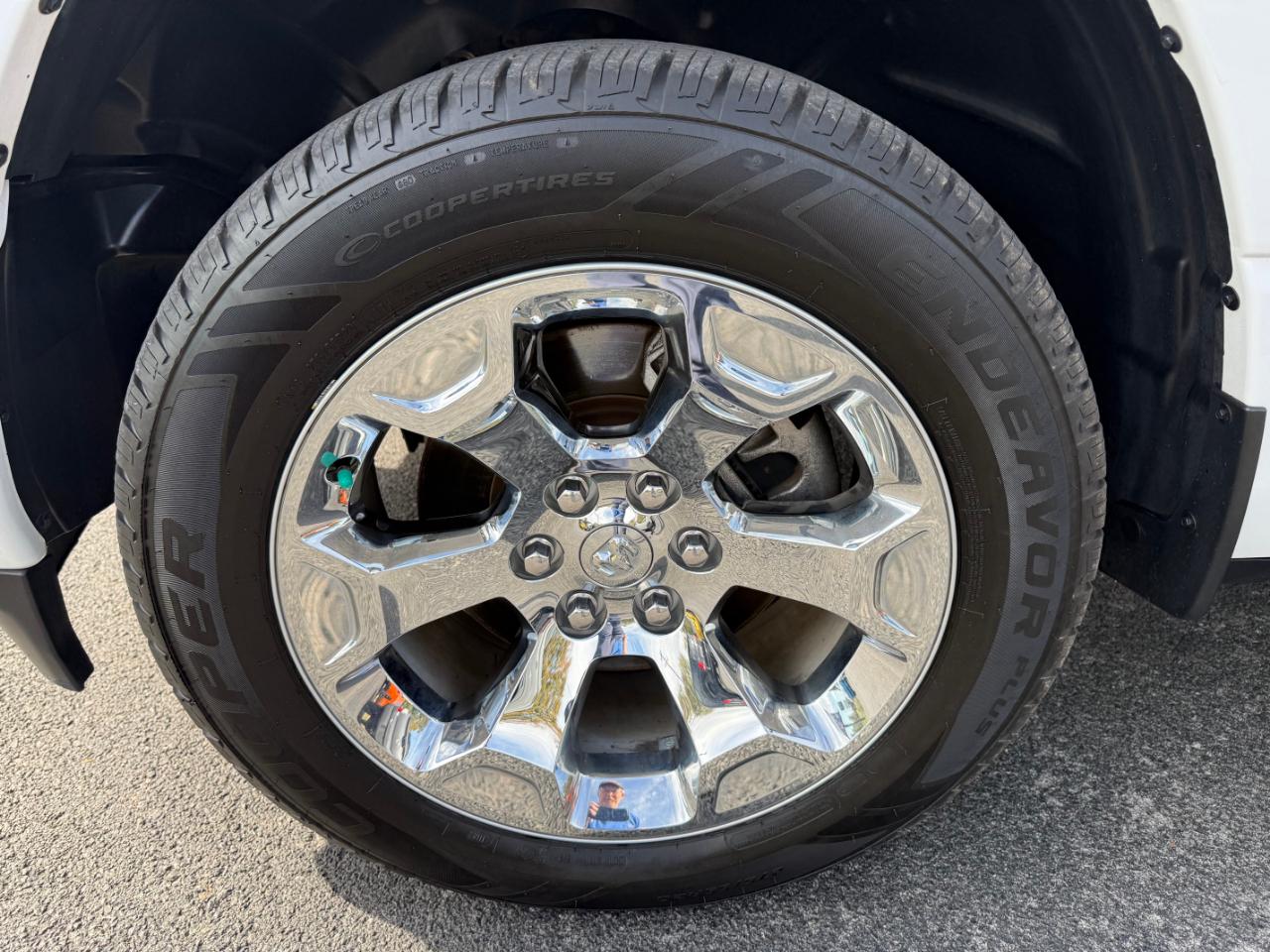 RAM 1500 Big Horn 4x4 Crew Cab 5'7" Box 2021