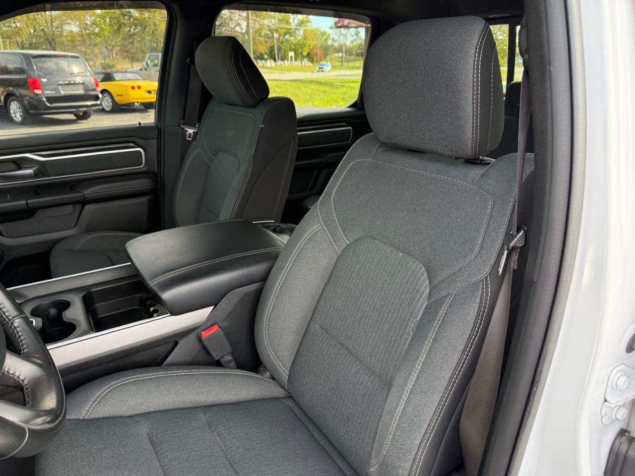 RAM 1500 Big Horn 4x4 Crew Cab 5'7" Box 2021