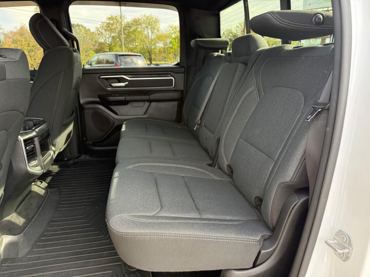 RAM 1500 Big Horn 4x4 Crew Cab 5'7" Box 2021