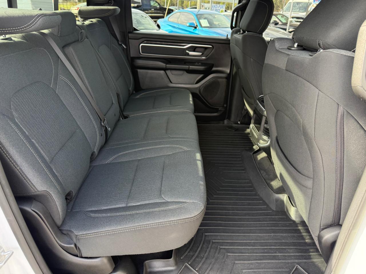 RAM 1500 Big Horn 4x4 Crew Cab 5'7" Box 2021