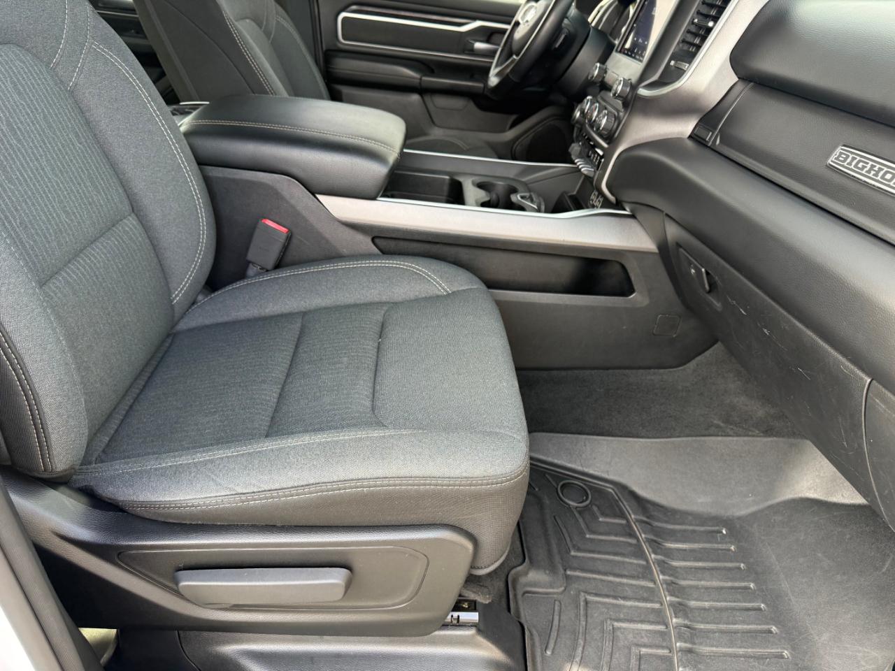 RAM 1500 Big Horn 4x4 Crew Cab 5'7" Box 2021