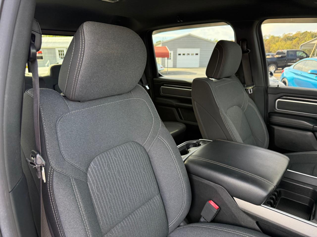 RAM 1500 Big Horn 4x4 Crew Cab 5'7" Box 2021