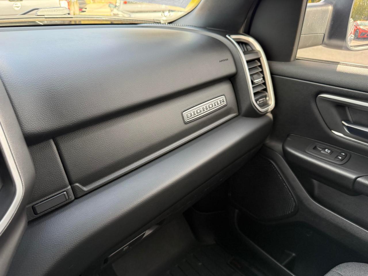 RAM 1500 Big Horn 4x4 Crew Cab 5'7" Box 2021