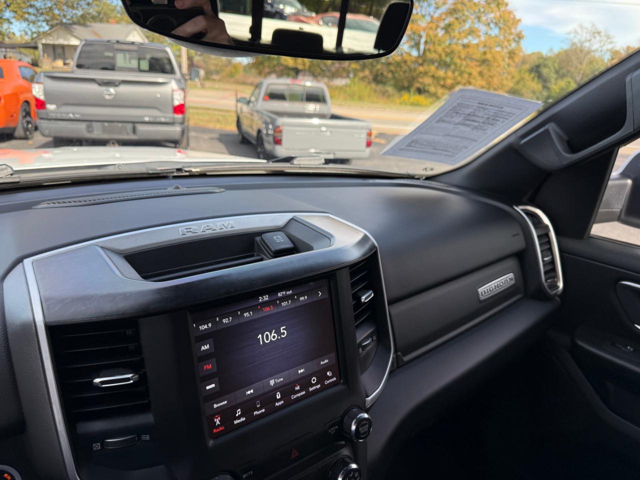 RAM 1500 Big Horn 4x4 Crew Cab 5'7" Box 2021