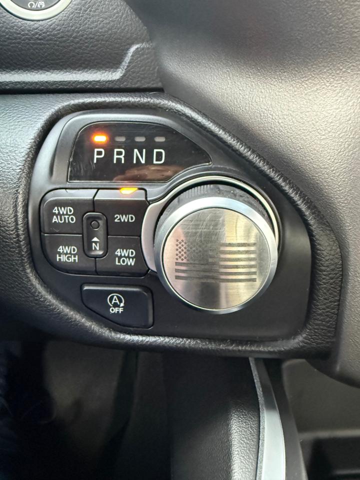 RAM 1500 Big Horn 4x4 Crew Cab 5'7" Box 2021