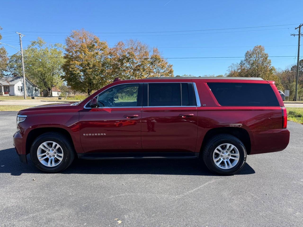 Chevrolet Suburban 4WD 4dr 1500 LT 2019