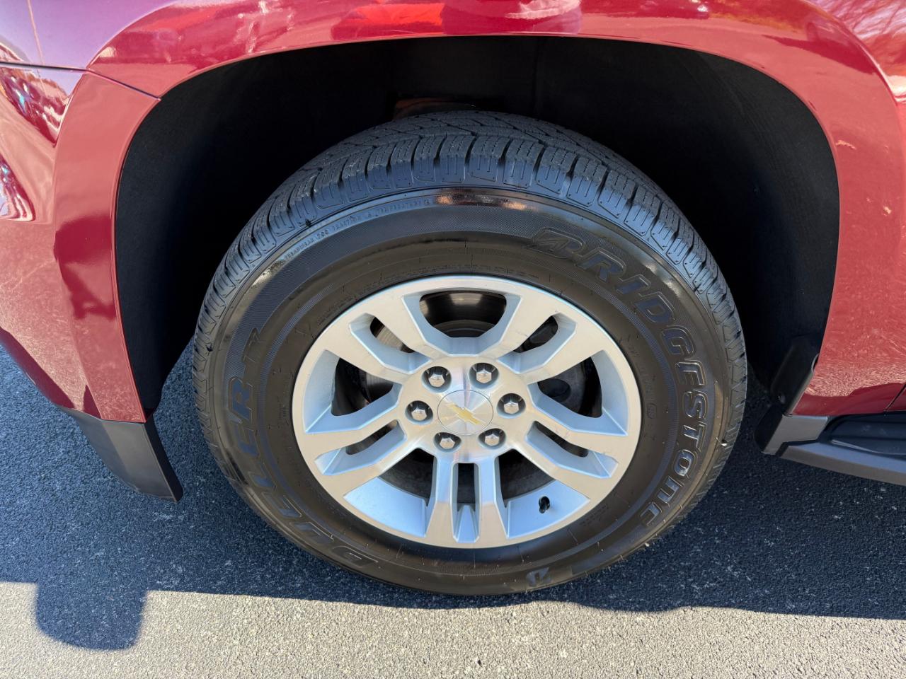 Chevrolet Suburban 4WD 4dr 1500 LT 2019