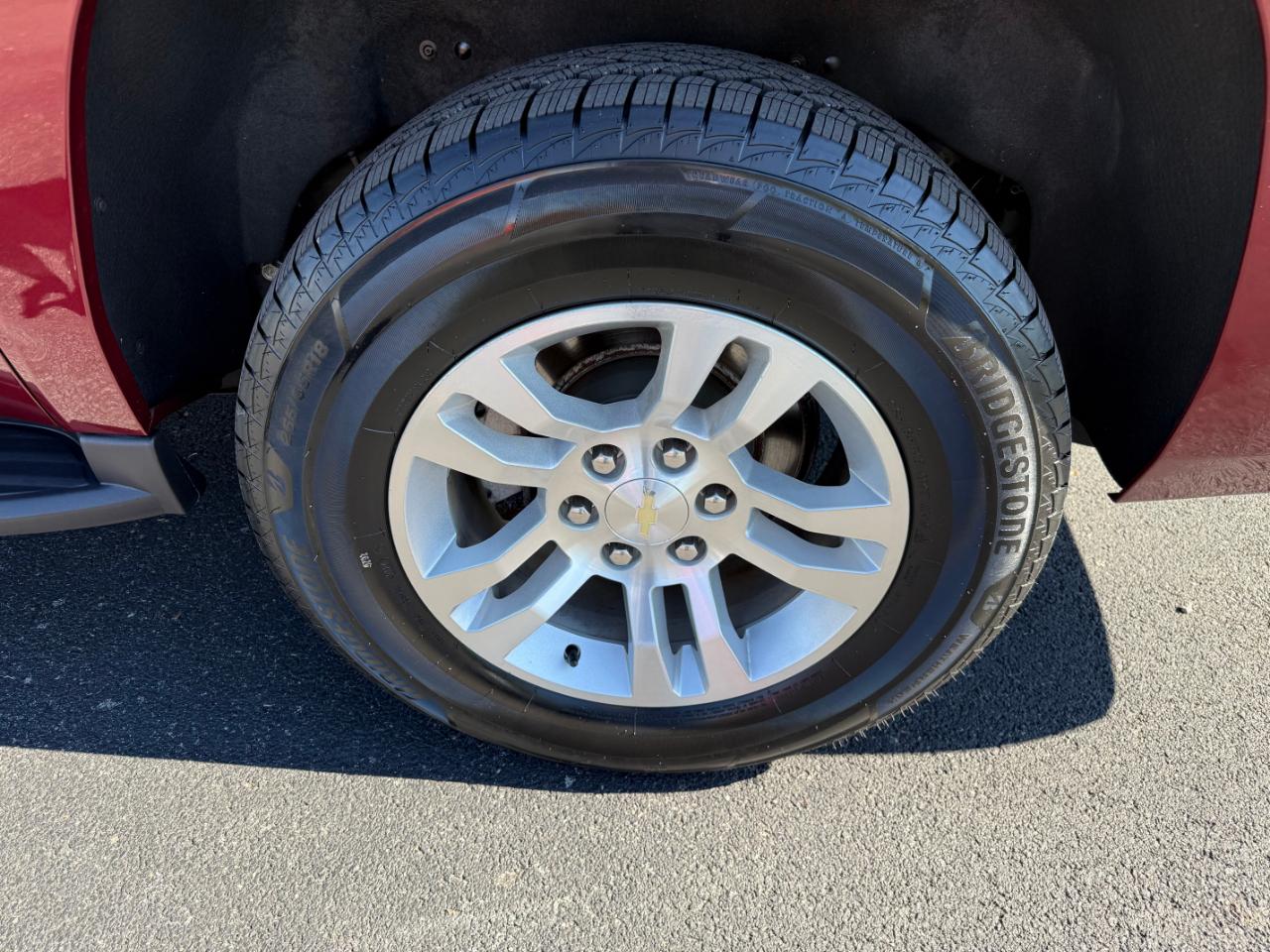 Chevrolet Suburban 4WD 4dr 1500 LT 2019