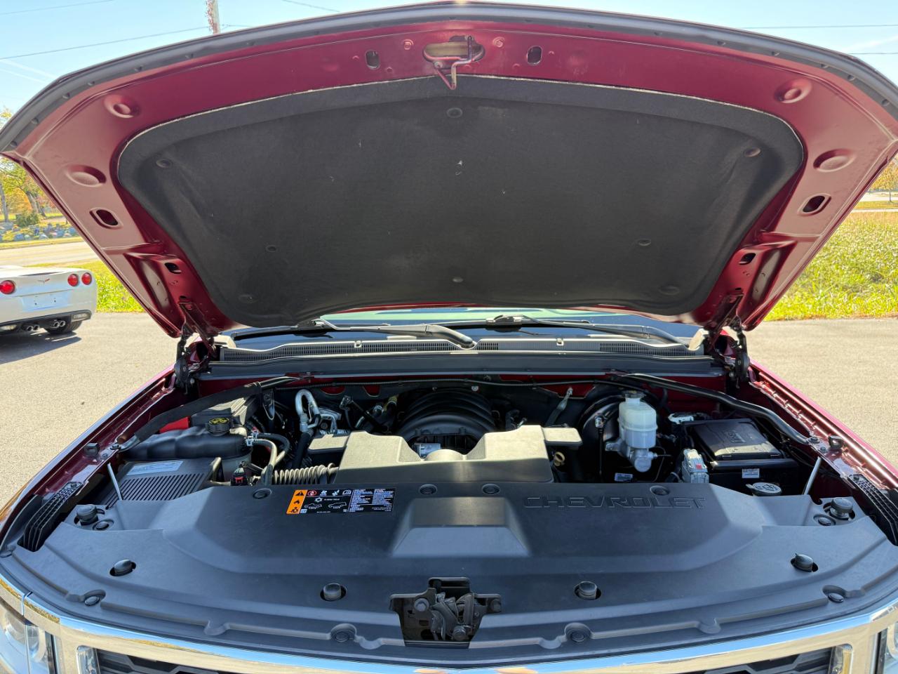 Chevrolet Suburban 4WD 4dr 1500 LT 2019
