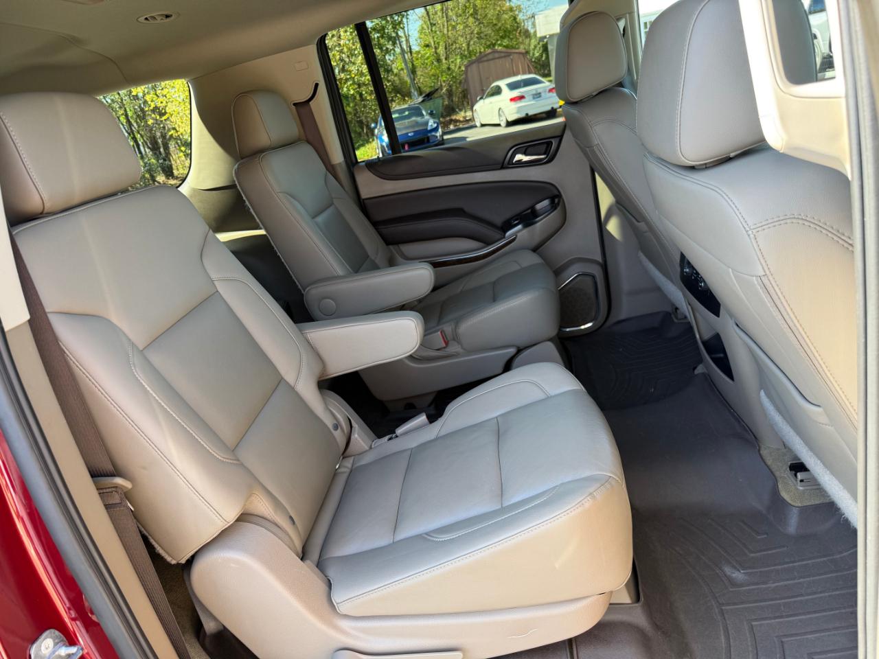 Chevrolet Suburban 4WD 4dr 1500 LT 2019
