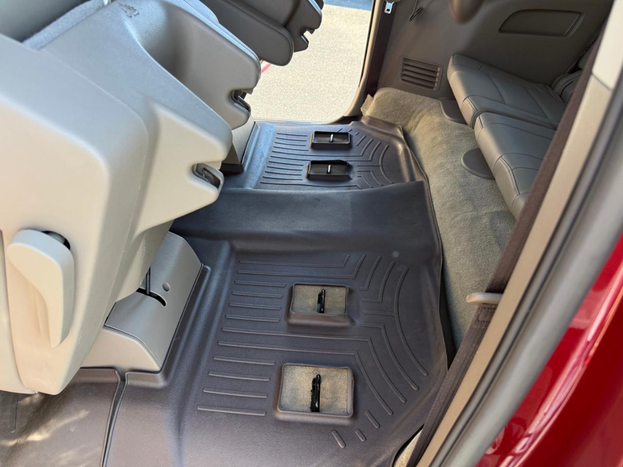 Chevrolet Suburban 4WD 4dr 1500 LT 2019