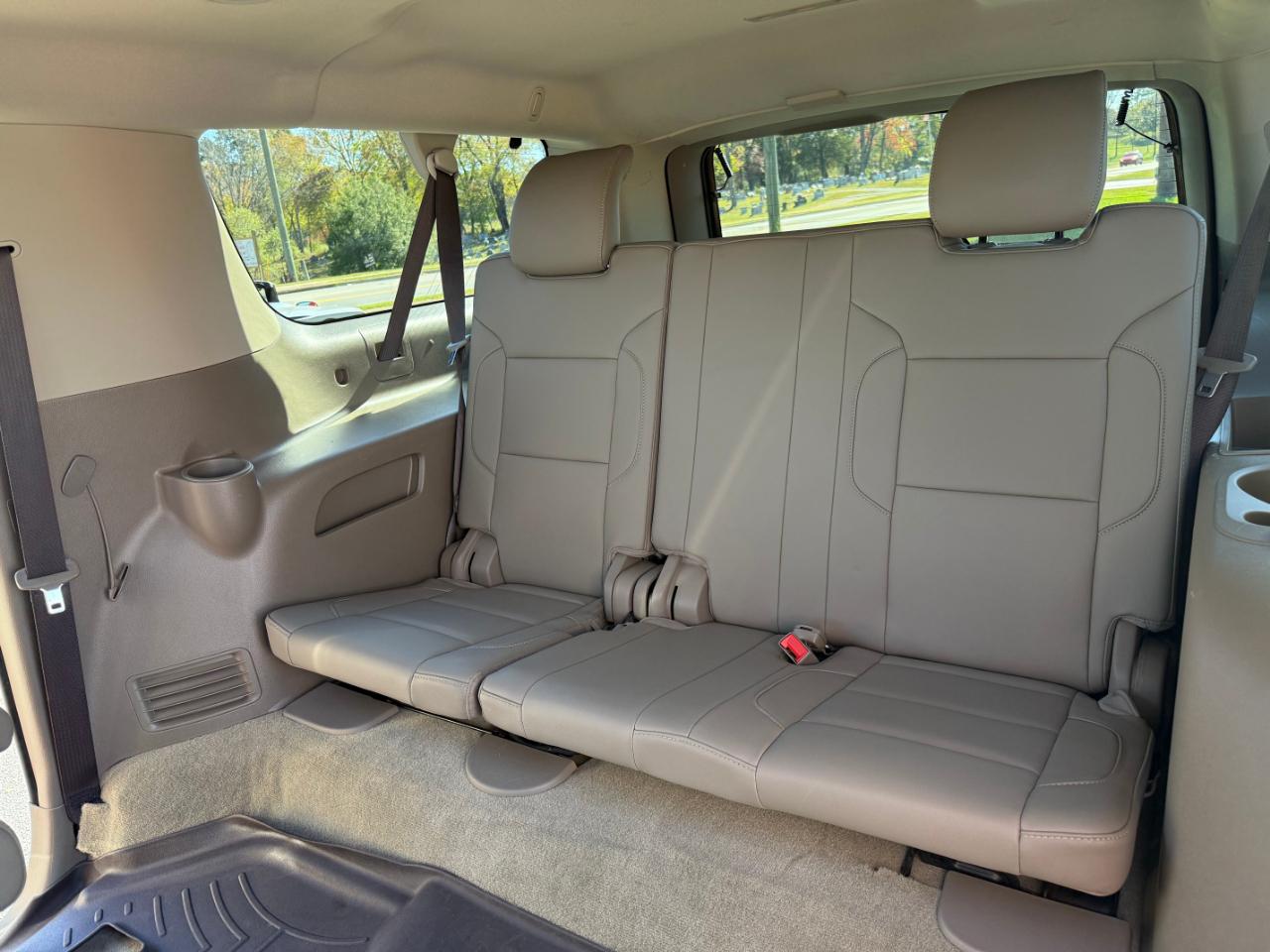 Chevrolet Suburban 4WD 4dr 1500 LT 2019