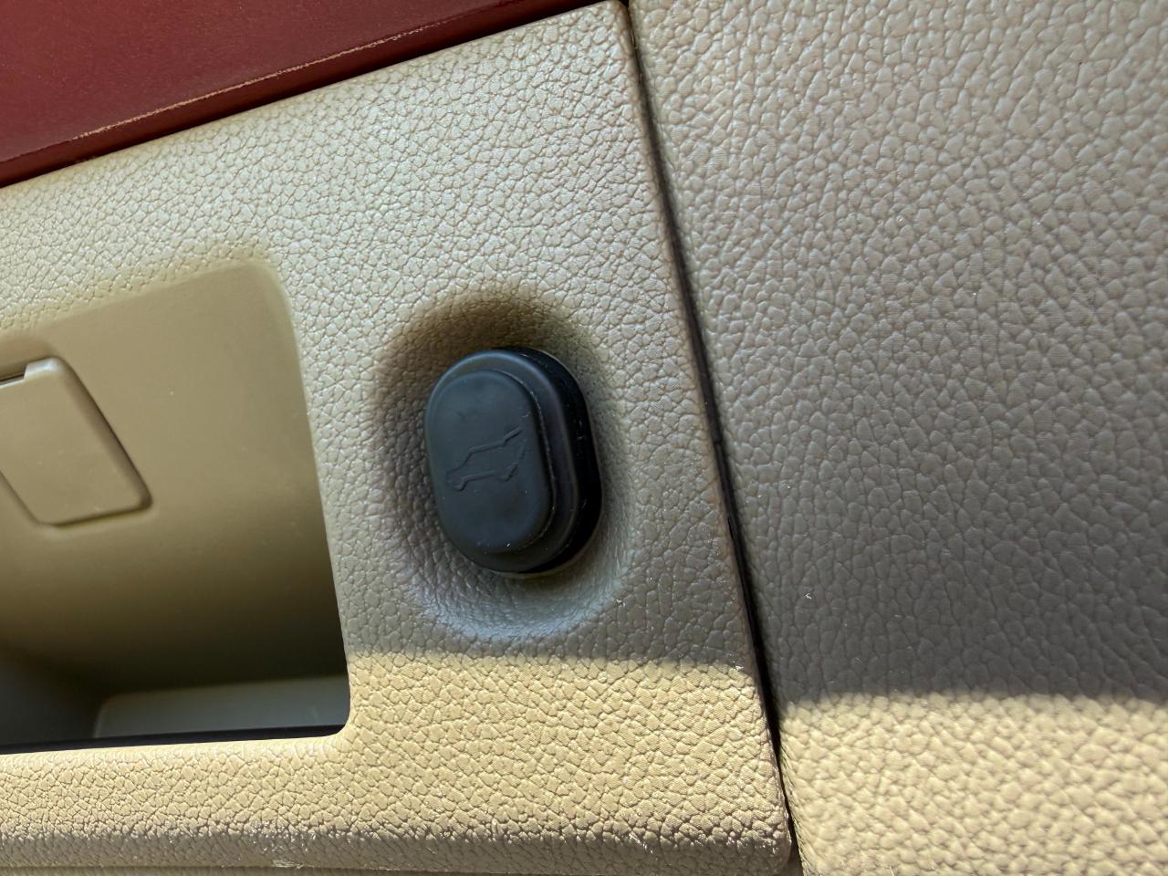 Chevrolet Suburban 4WD 4dr 1500 LT 2019
