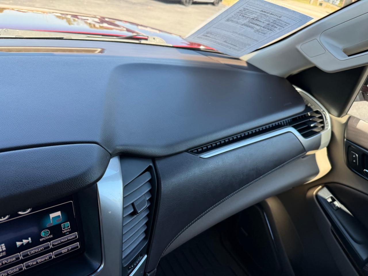 Chevrolet Suburban 4WD 4dr 1500 LT 2019