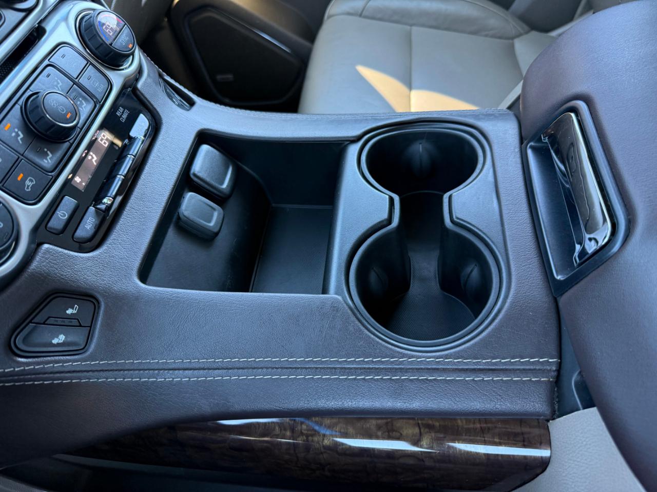 Chevrolet Suburban 4WD 4dr 1500 LT 2019